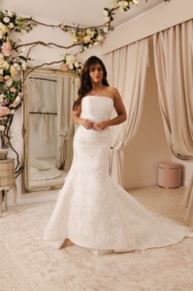 Dress of the Week: Martina Liana 1868