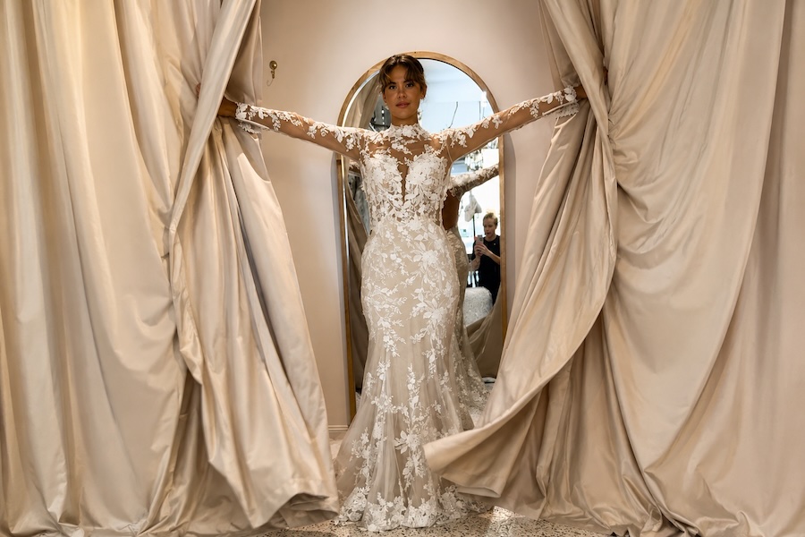 What to wear while wedding dress shopping